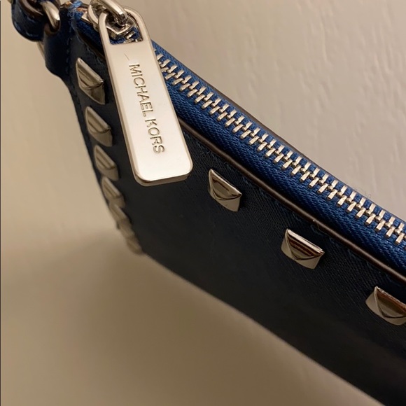 Michael Kors blue purse - Picture 4 of 8